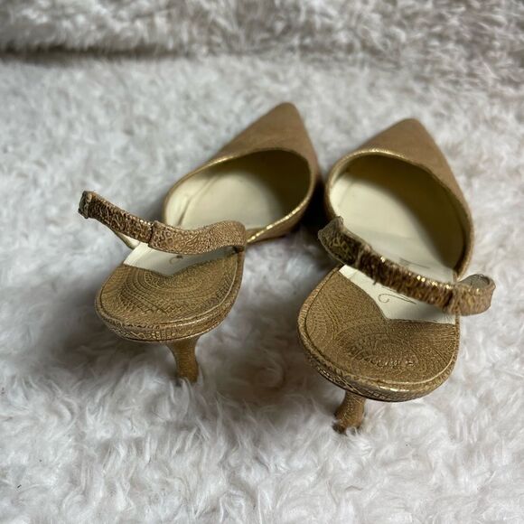 Will Fancy Italian Leather Golden 2.5” heels pointed toe sling back size 10B - Picture 6 of 9